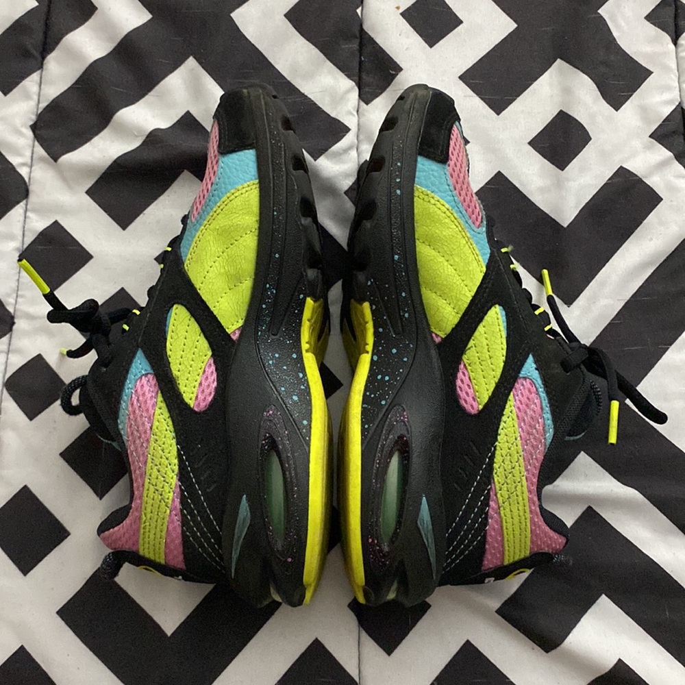 Kids Puma Sneakers - Picture 3 of 4